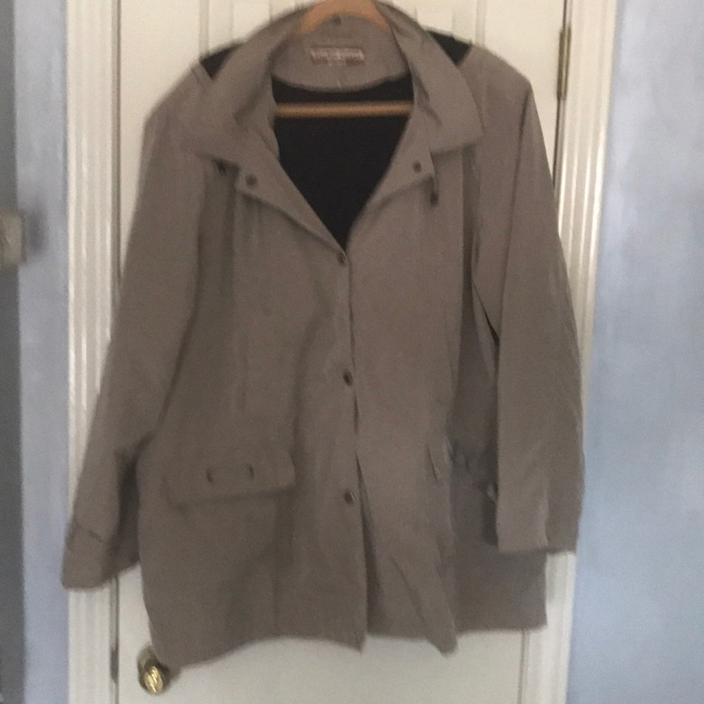 Tudor Court Insulated Hooded Rain Coat. XL